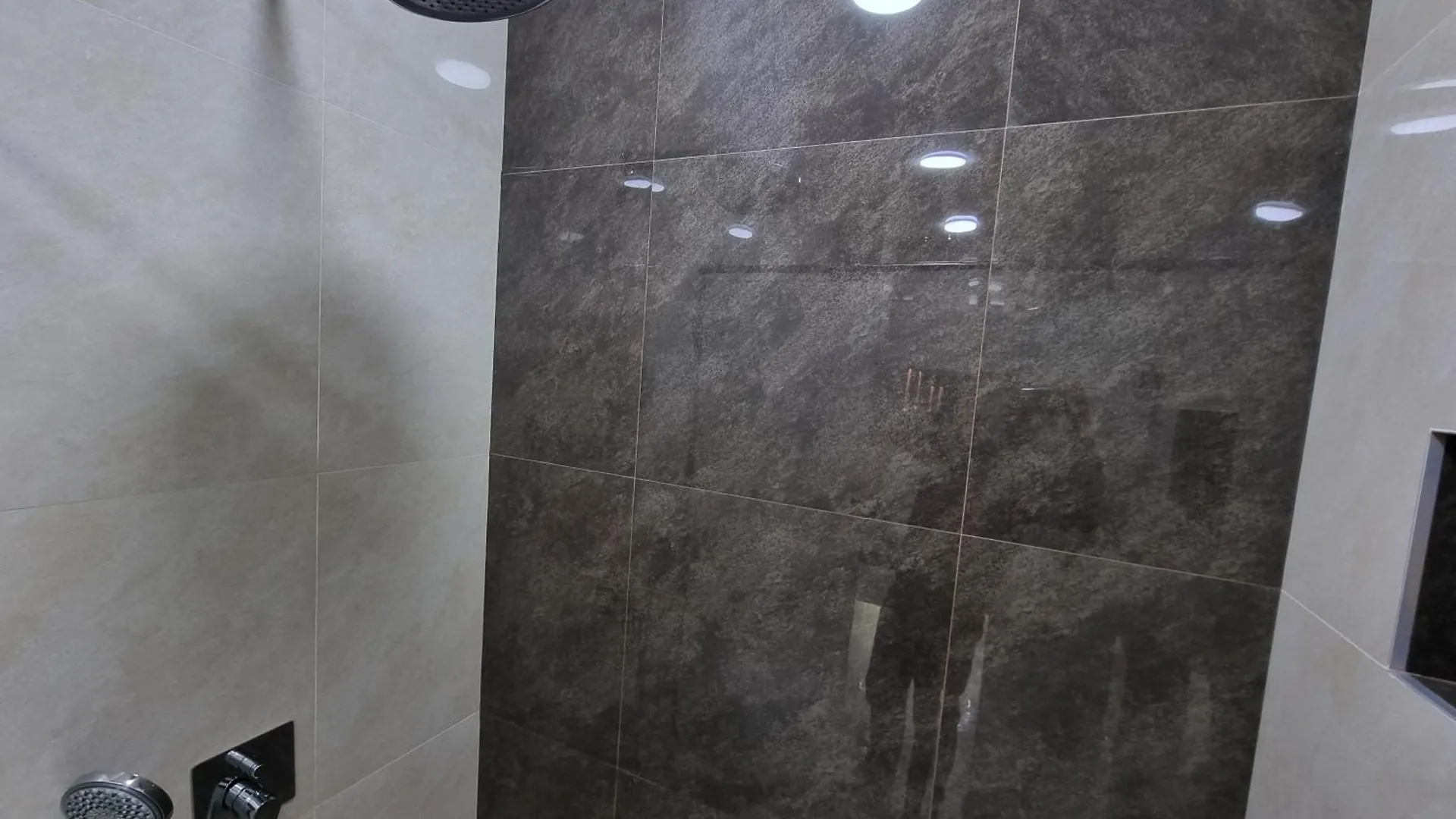 Grande Sea View Apartment Baku