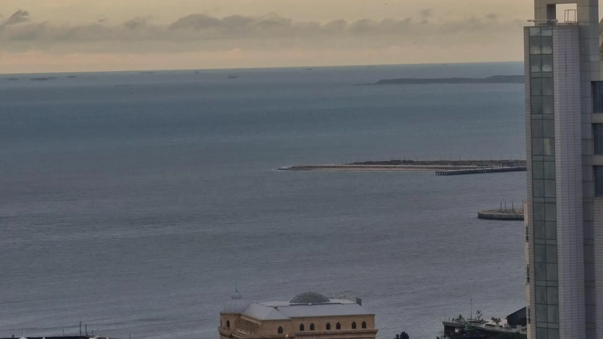 Grande Sea View Apartment Baku