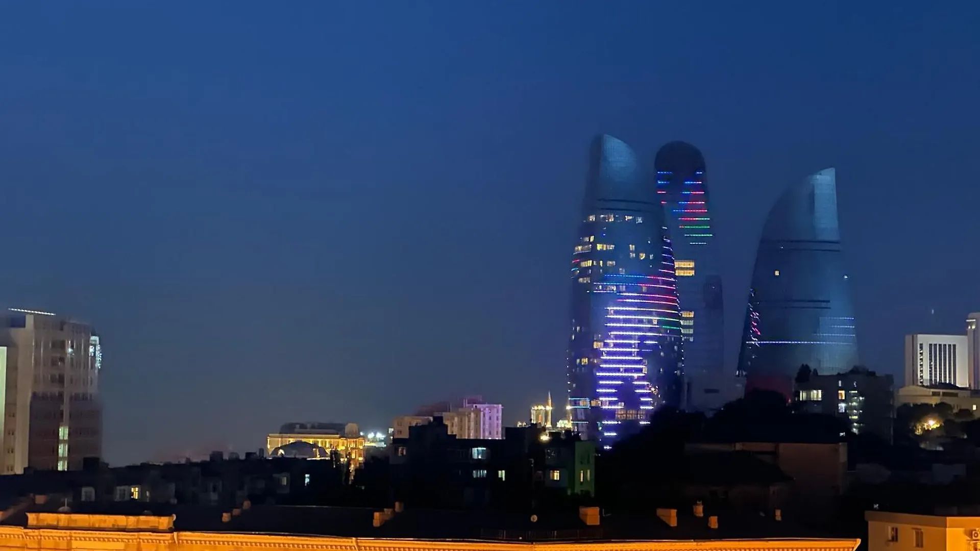 Grande Sea View Apartment Baku